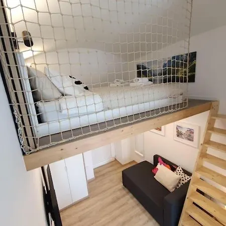 One-bedroom Apartment *